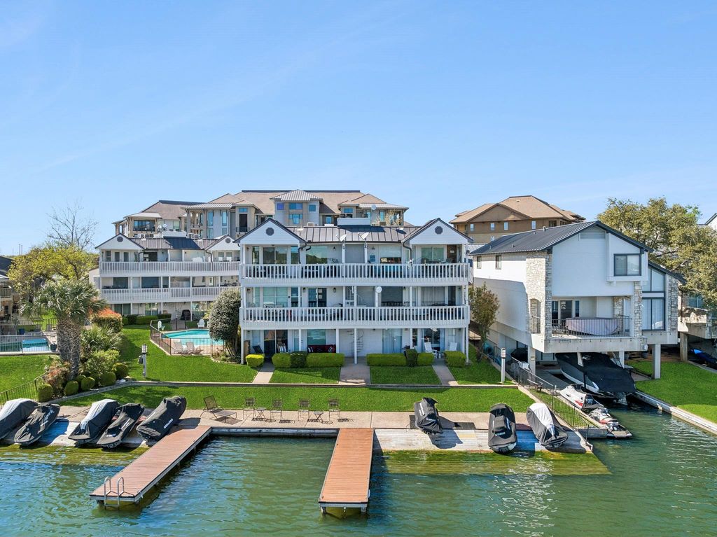 101 Island DR, Horseshoe Bay, TX 78657