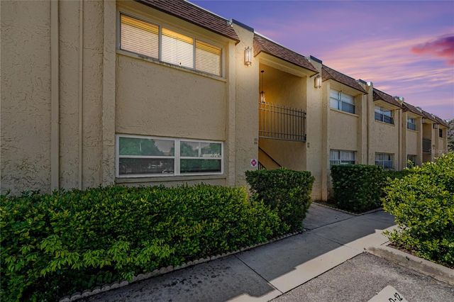 4450 40TH AVENUE N D12, St Petersburg, FL 33714