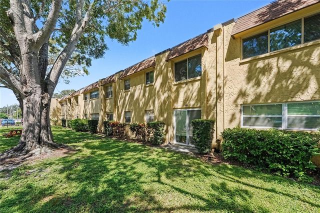 4450 40TH AVENUE N D12, St Petersburg, FL 33714