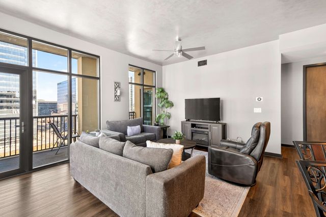 1510 Demonbreun St Apt 904, Nashville, TN 37203