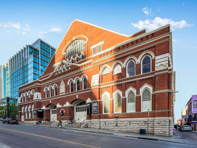 1510 Demonbreun St Apt 904, Nashville, TN 37203