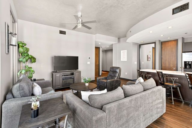 1510 Demonbreun St Apt 904, Nashville, TN 37203