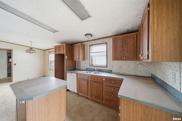 1504 HILLVIEW Drive, Pekin, IL 61554