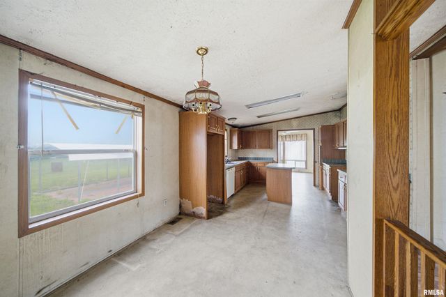 1504 HILLVIEW Drive, Pekin, IL 61554