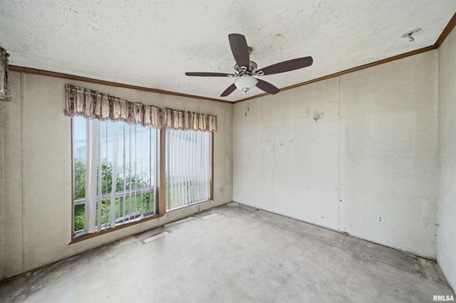 1504 HILLVIEW Drive, Pekin, IL 61554
