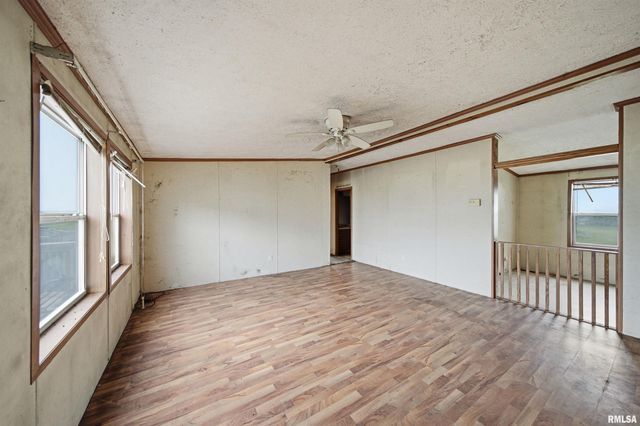 1504 HILLVIEW Drive, Pekin, IL 61554