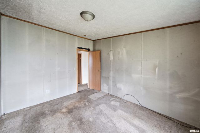 1504 HILLVIEW Drive, Pekin, IL 61554
