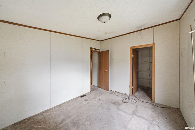1504 HILLVIEW Drive, Pekin, IL 61554