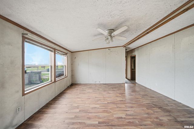 1504 HILLVIEW Drive, Pekin, IL 61554