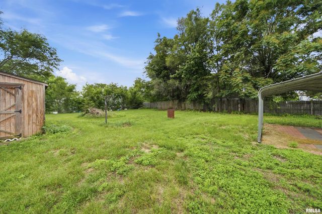 1504 HILLVIEW Drive, Pekin, IL 61554