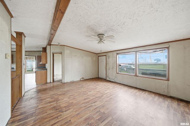 1504 HILLVIEW Drive, Pekin, IL 61554