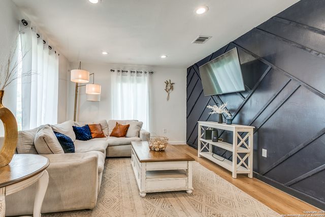 614 DELMAR ST, San Antonio, TX 78210