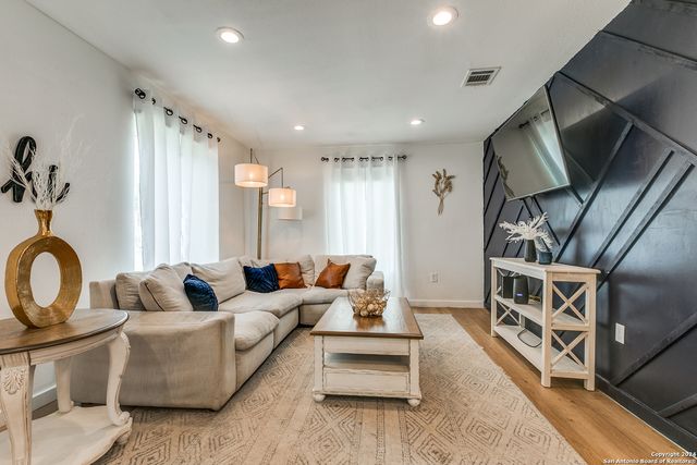 614 DELMAR ST, San Antonio, TX 78210