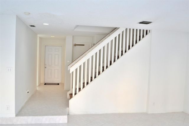 8237 NW 8th Ct 4, Plantation, FL 33324