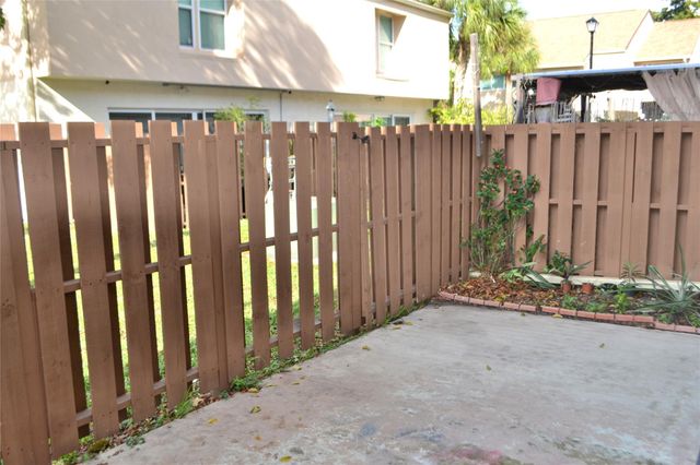 8237 NW 8th Ct 4, Plantation, FL 33324