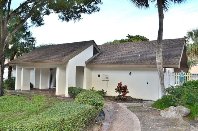 8237 NW 8th Ct 4, Plantation, FL 33324