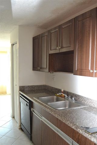 8237 NW 8th Ct 4, Plantation, FL 33324