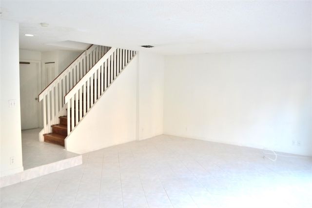 8237 NW 8th Ct 4, Plantation, FL 33324