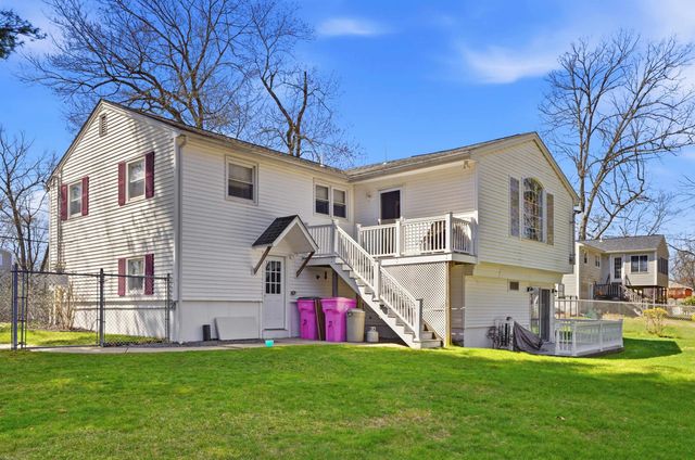 8 Old Coach Road, Salem, NH 03079
