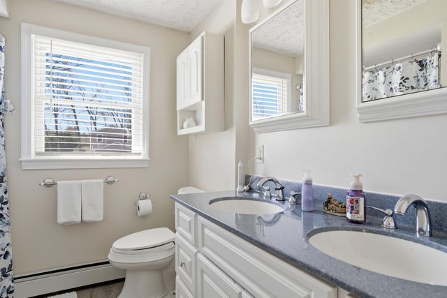 8 Old Coach Road, Salem, NH 03079