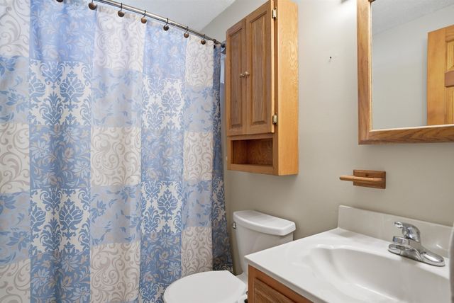 8 Old Coach Road, Salem, NH 03079