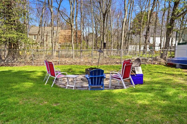 8 Old Coach Road, Salem, NH 03079