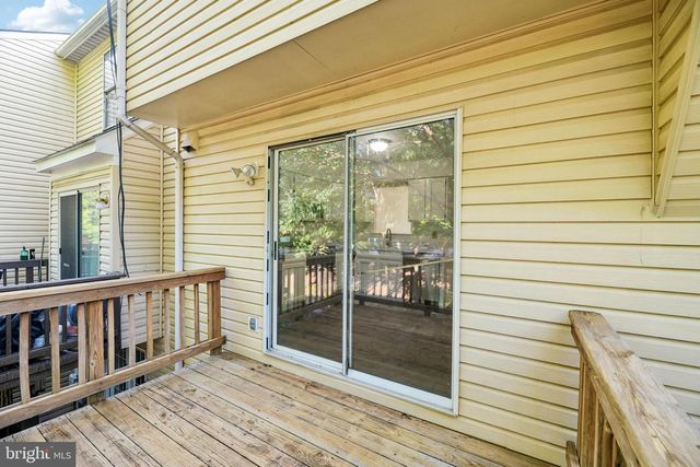 6866 CHASEWOOD CIR, Centreville, VA 20121