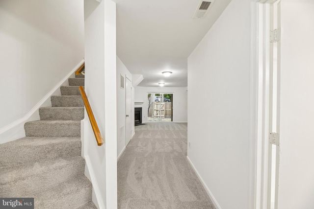 6866 CHASEWOOD CIR, Centreville, VA 20121