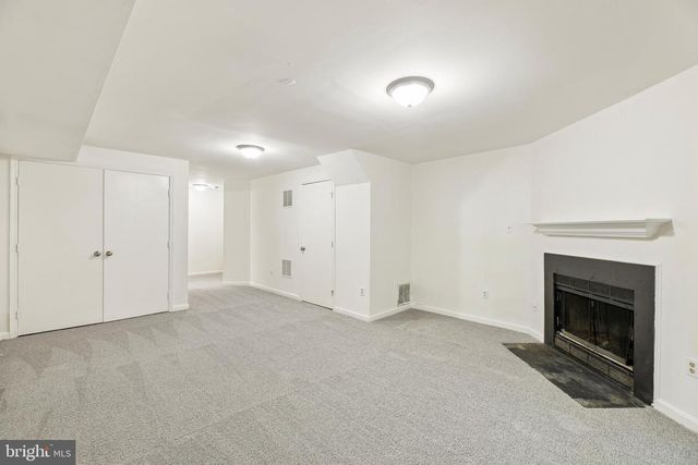 6866 CHASEWOOD CIR, Centreville, VA 20121
