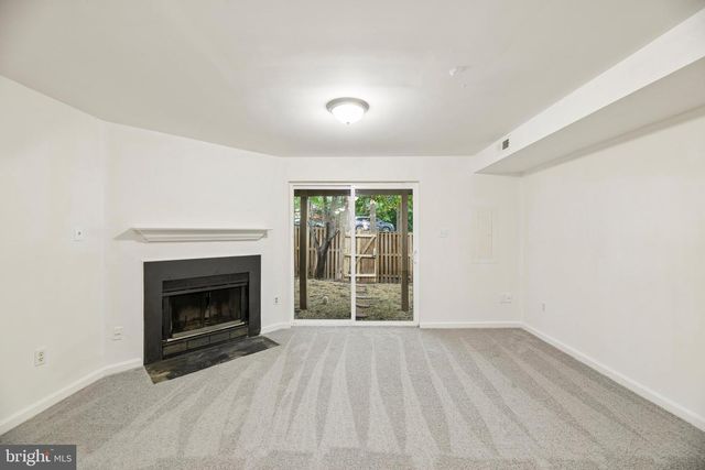 6866 CHASEWOOD CIR, Centreville, VA 20121