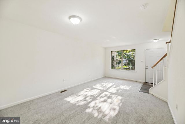 6866 CHASEWOOD CIR, Centreville, VA 20121