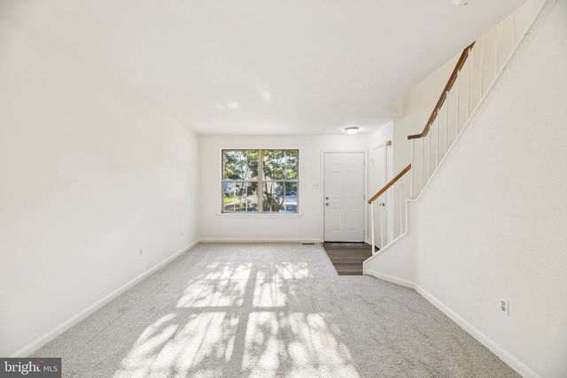 6866 CHASEWOOD CIR, Centreville, VA 20121