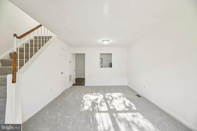 6866 CHASEWOOD CIR, Centreville, VA 20121
