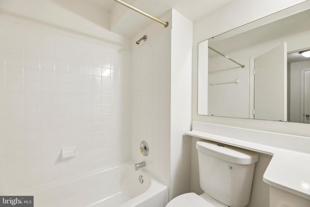 6866 CHASEWOOD CIR, Centreville, VA 20121