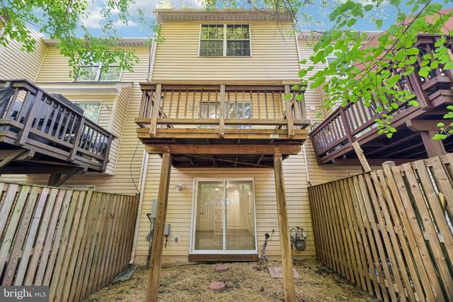 6866 CHASEWOOD CIR, Centreville, VA 20121