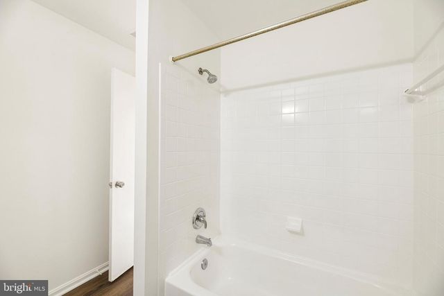 6866 CHASEWOOD CIR, Centreville, VA 20121
