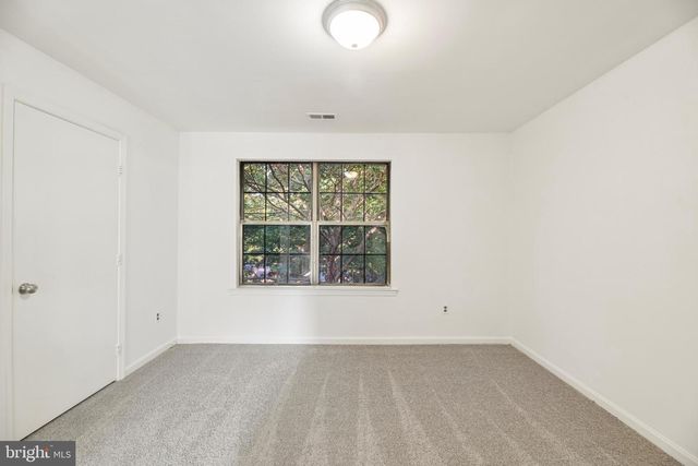 6866 CHASEWOOD CIR, Centreville, VA 20121