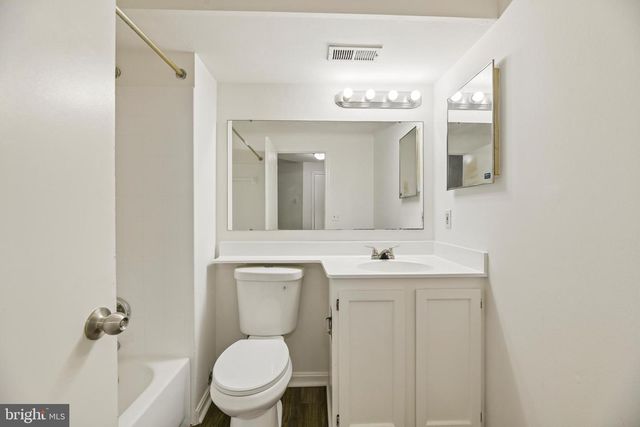 6866 CHASEWOOD CIR, Centreville, VA 20121