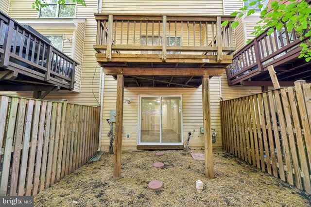 6866 CHASEWOOD CIR, Centreville, VA 20121