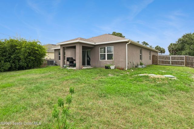 886 Pyracantha Street NW, Palm Bay, FL 32907