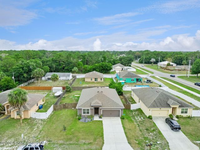 886 Pyracantha Street NW, Palm Bay, FL 32907