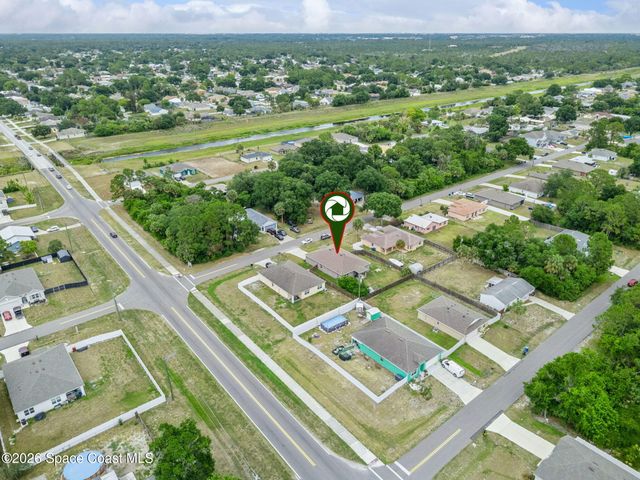 886 Pyracantha Street NW, Palm Bay, FL 32907