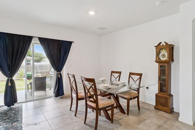 886 Pyracantha Street NW, Palm Bay, FL 32907