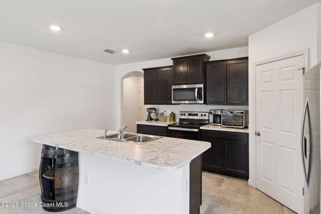 886 Pyracantha Street NW, Palm Bay, FL 32907