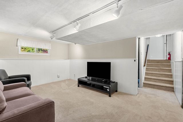 51 Hadley Rd, Framingham, MA 01701