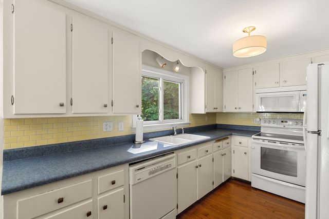 51 Hadley Rd, Framingham, MA 01701