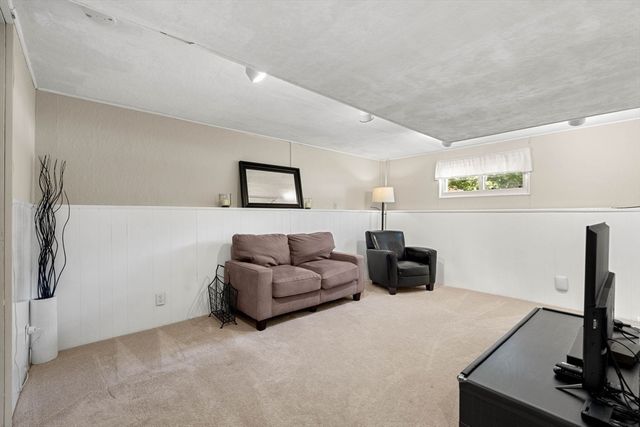51 Hadley Rd, Framingham, MA 01701