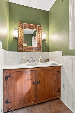 302 Summit Street SW, North Canton, OH 44720