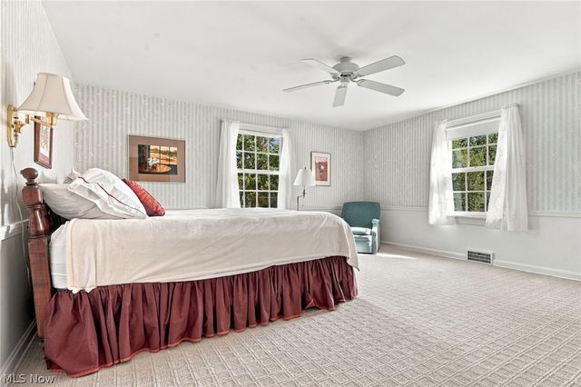 302 Summit Street SW, North Canton, OH 44720