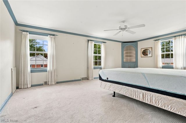 302 Summit Street SW, North Canton, OH 44720